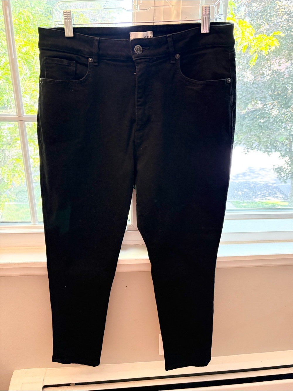 LOFT Women’s Curvy Skinny Black Jeans, Size 12P (EUC)